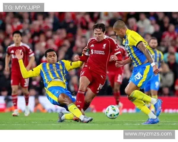 国王杯激战那不勒斯与利物浦平局争议判罚引发全场热议