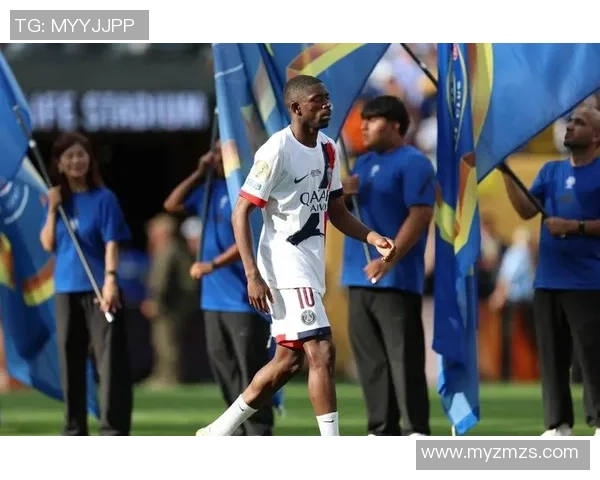 英超赛场惊现冷门巴黎圣日耳曼3-0战胜拜仁红牌事件引发热议