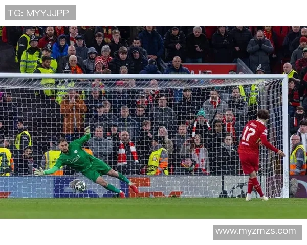 欧冠激战：巴黎圣日耳曼大胜尤文图斯红牌事件引发全场热议与十大精彩进球回顾