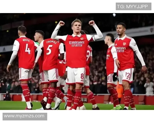 英超焦点战国米大胜阿森纳五球惨败引发争议判罚热议